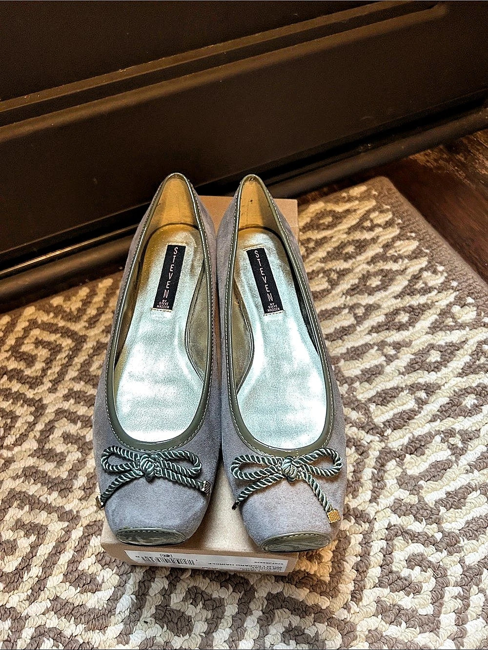 8.5 Steve Madden Gray Bow Ballet Flats